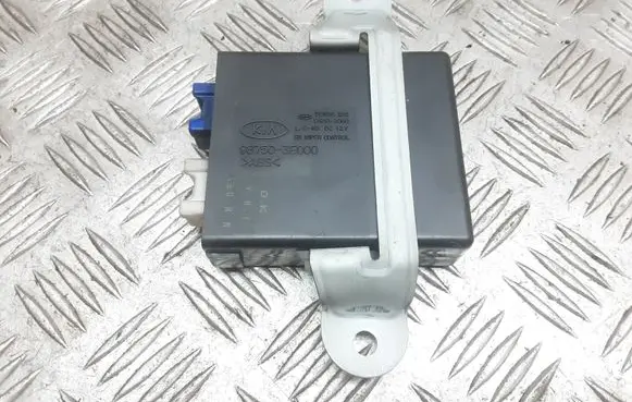 KIA Sorento Window wiper relay 139103060