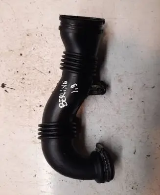 Citroen Berlingo Turbo air intake inlet pipe/hose 9658953680