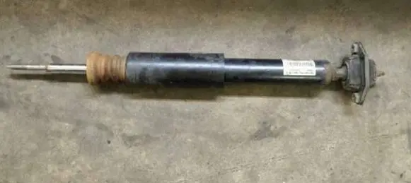 BMW 1 E81 E87 Rear shock absorber/damper 33526782859