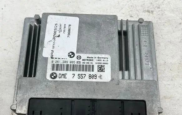 BMW 1 E81 E87 Engine control unit/module 1039S10883 0261209085 7557809
