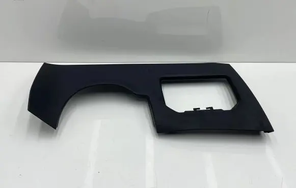 BMW 1 F40 Dashboard glove box trim 6823174