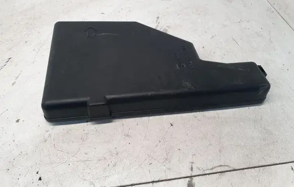 Toyota Prius (XW20) Fuse box cover 8644YA1