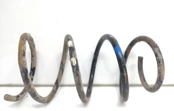 Toyota Avensis T250 Front coil spring