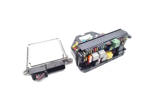 Mercedes-Benz C W204 Fuse module A2129005812 A2129015104 A2129025405