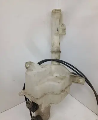 Windshield washer fluid reservoir/tank