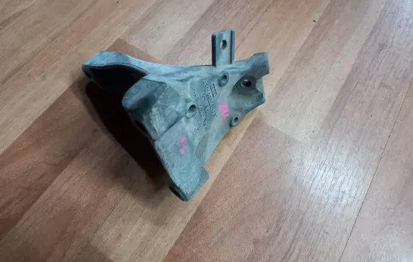 Audi A6 S6 C6 4F Engine mounting bracket 4F0199308AF 4F0199308AE