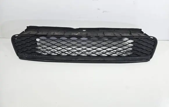 Toyota Auris 150 Front bumper lower grill 5311202320