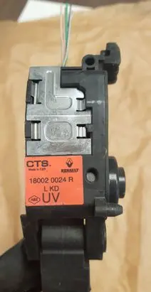 Opel Vivaro Accelerator throttle pedal 180020024R