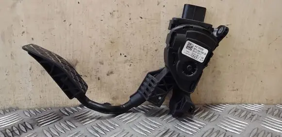 Audi A8 S8 D4 4H Accelerator throttle pedal 4H2723523B