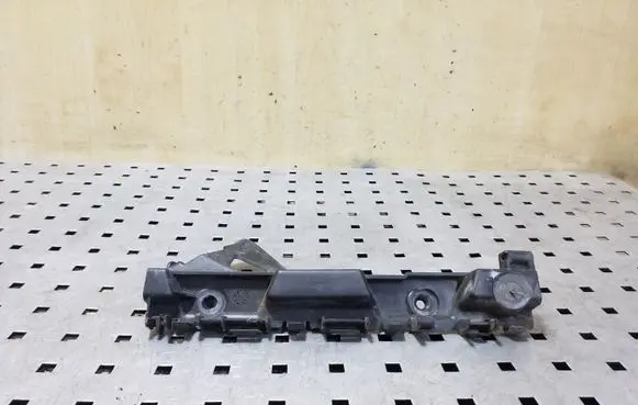 Renault Trafic III (X82) Front bumper mounting bracket 622204446R
