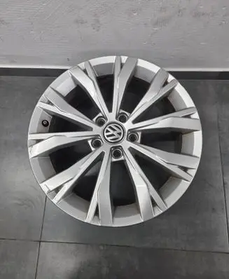 Volkswagen Tiguan R17 alloy rim 5NA601025