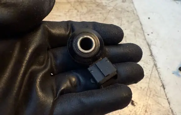 BMW 7 G11 G12 Detonation knock sensor 7598861
