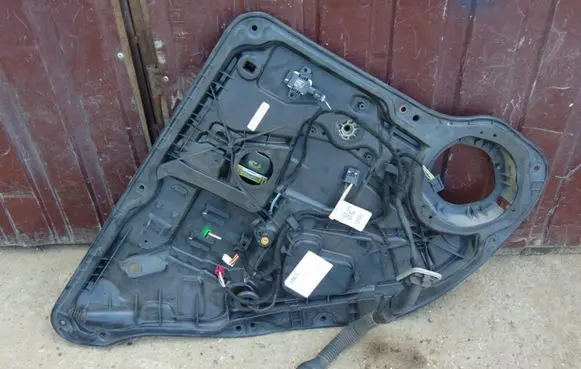 Mercedes-Benz GLE (W166 - C292) Rear window lifting mechanism without motor