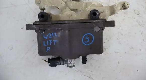 Mercedes-Benz E W212 Engine bonnet/hood hinges