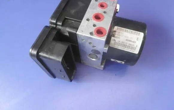 Ford Fiesta ABS Pump AV592C405CC 10096101543 10021206684