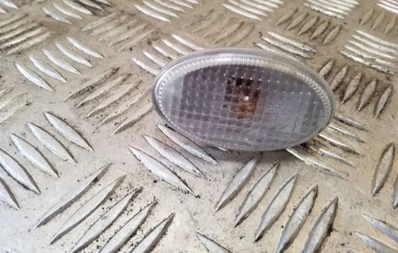 KIA Sportage Front fender indicator light