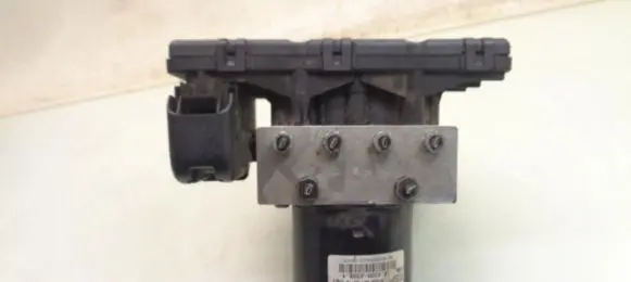 Mercedes-Benz Vito Viano W638 ABS Pump 2035451632