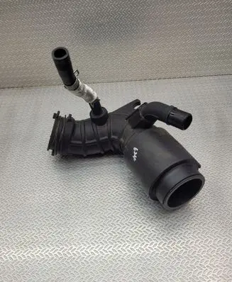 Hyundai Kona I Air intake duct part 28138J9550