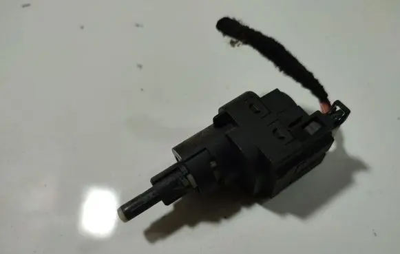Seat Toledo III (5P) Brake pedal sensor switch V10730156 V10-73-0156