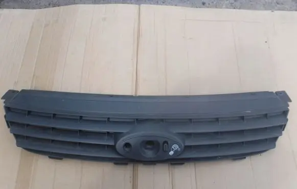 Ford C-MAX I Front bumper upper radiator grill 7M51R8138A