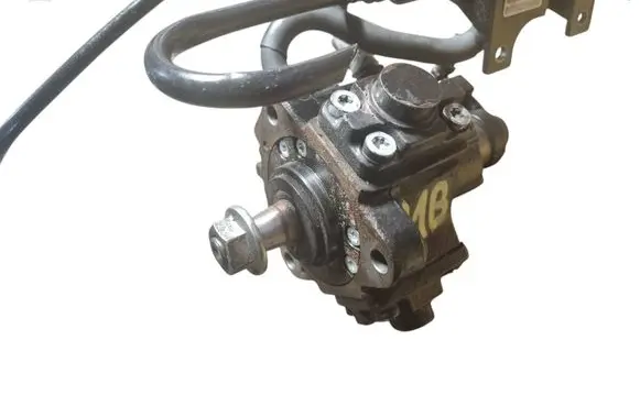 Alfa Romeo Giulietta Fuel injection high pressure pump 0445010242 55230112 000552315850