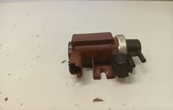Volvo V50 Turbo solenoid valve 70096602