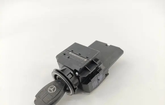Mercedes-Benz Vito Viano W639 Ignition lock A6399002201