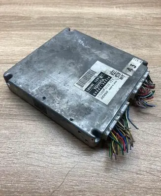 Toyota Avensis Verso Engine control unit/module ECU 8966144300 1758005123