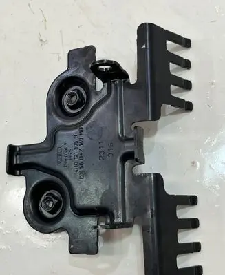 Audi A8 S8 D5 Coolant heater control valve 4H0121305R | 888.119.533
