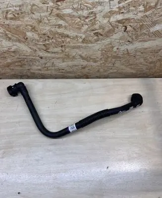 Engine coolant pipe/hose