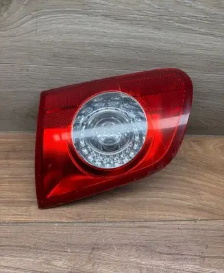 Volkswagen Golf V Tailgate rear/tail lights 3c9945094