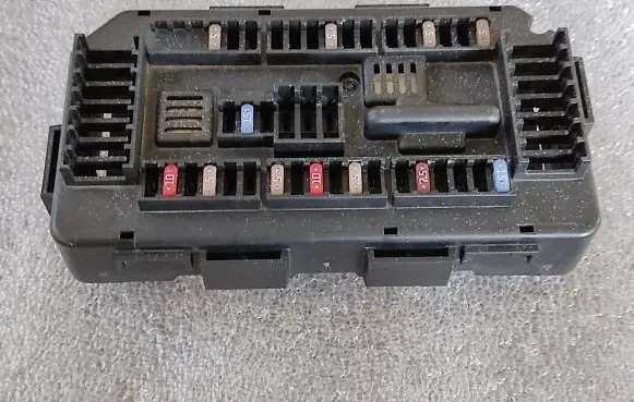 BMW M4 F82 F83 Fuse module 9389068 61149389068 61149224866