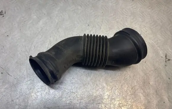 Volvo V70 Air intake hose/pipe 30769234
