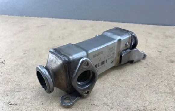 BMW 5 E60 E61 EGR valve cooler 7789790 11717789790 11714706801
