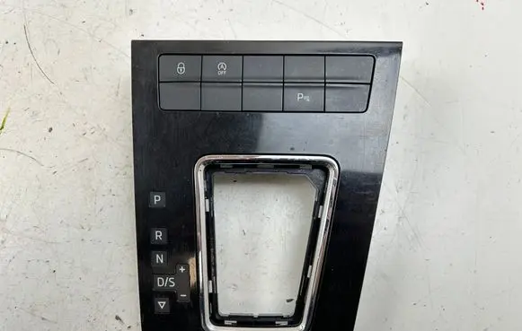 Skoda Octavia Mk3 (5E) Gear shifter surround trim plastic 5E1713203AE