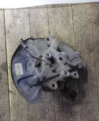 Mercedes-Benz E AMG W212 Front wheel hub spindle knuckle A2129050701
