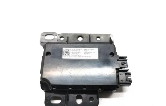 Tesla Model 3 USB socket connector 1093295-00-A