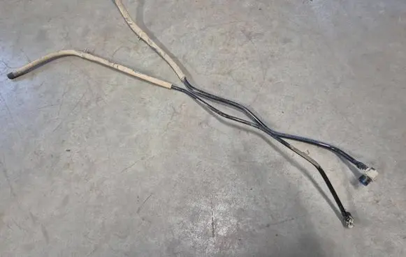Toyota Hilux (AN10, AN20, AN30) Fuel line pipe