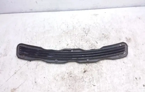 Mercedes-Benz E W210 Bonnet/hood grill A2108800705 A2108800705LL