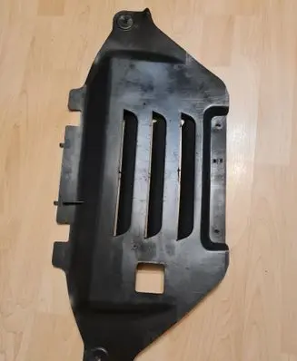 Ford Mustang VI Engine splash shield/under tray FR3B6P013AD
