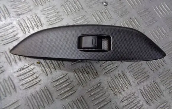 Toyota Yaris Electric window control switch
