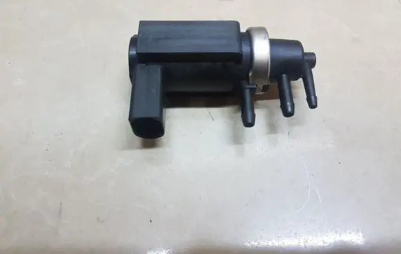 Audi A6 S6 C5 4B Turbo solenoid valve 059906627