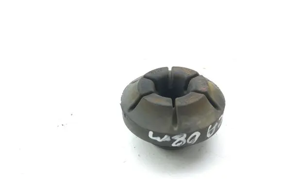 Radiator mount bracket