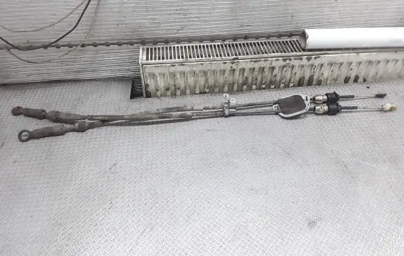 Gear shift cable linkage