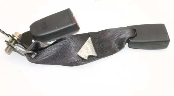 Subaru Legacy Middle seatbelt buckle (rear) 