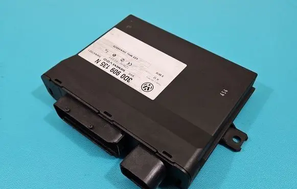 Volkswagen Touareg I Central body control module 3D0909135N IMPRK1428545