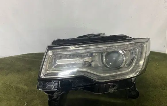 Jeep Grand Cherokee Headlight/headlamp