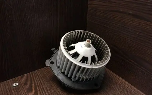 Iveco Daily 35 - 40.10 Heater fan/blower 658561J 570630200