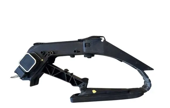 Accelerator throttle pedal