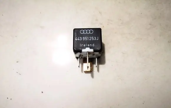 Audi A4 S4 B5 8D Other relay 443951253j 899511